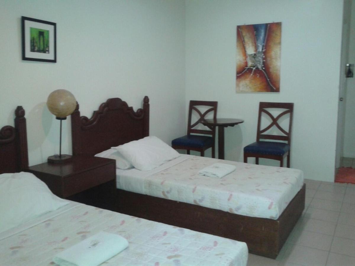 11Th Street Bed And Breakfast Bacolod Zimmer foto